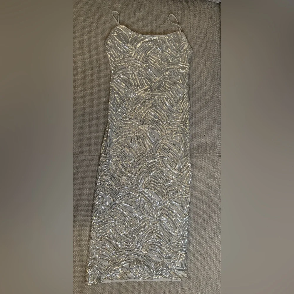 Dynamite Victoria Silver Sequin Midi Dress Low Back Party Glam P/S - Picture 13 of 16